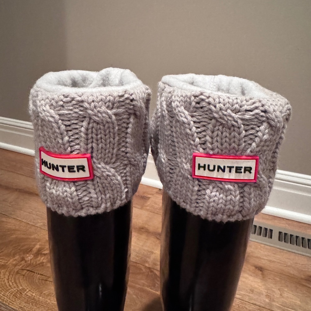 Hunter boot grey sweater socks. Worn once. Medium